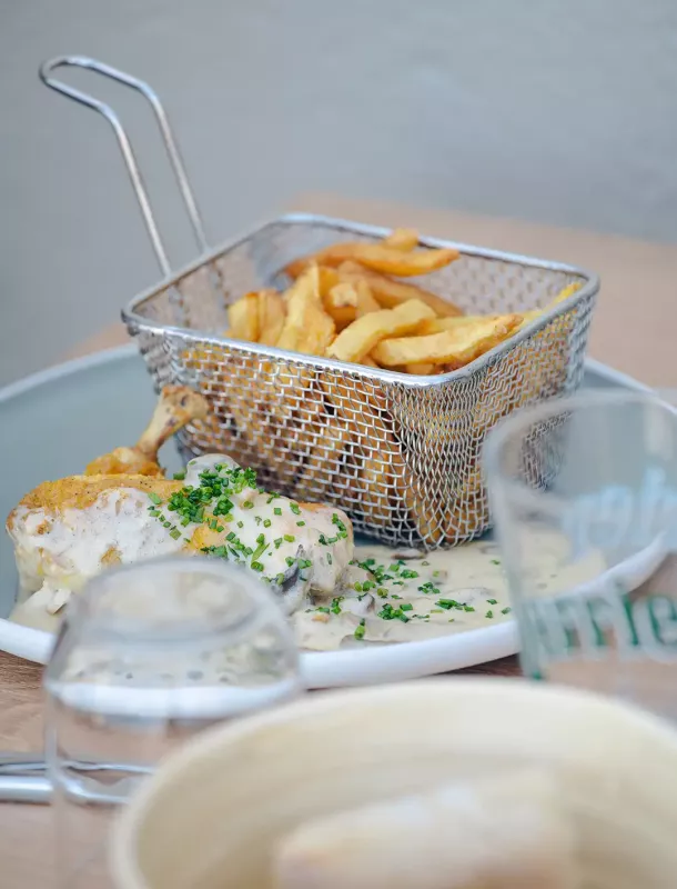 ouistreham restaurant le phare