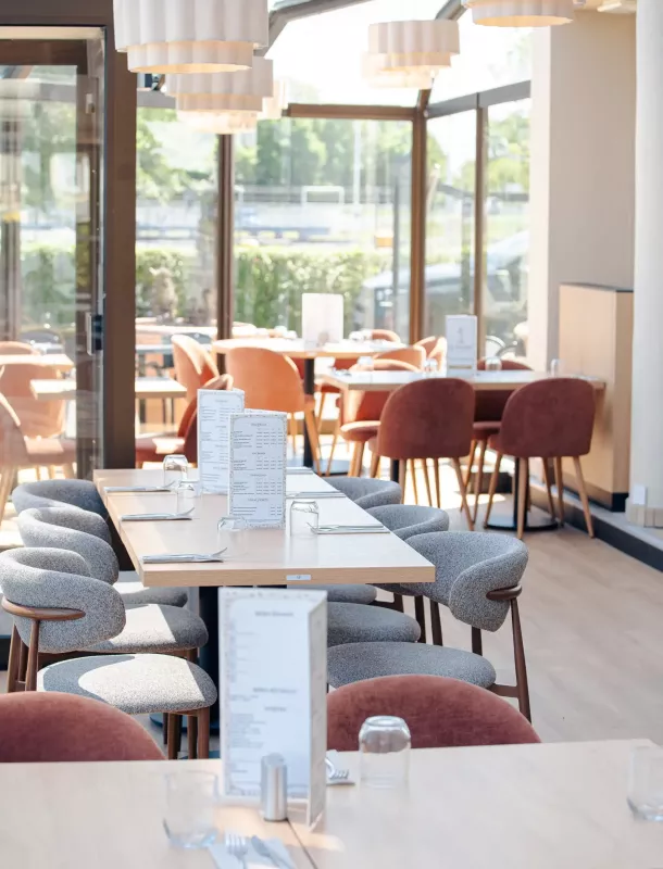 ouistreham restaurant le phare