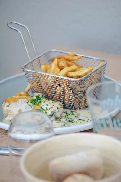 ouistreham restaurant le phare